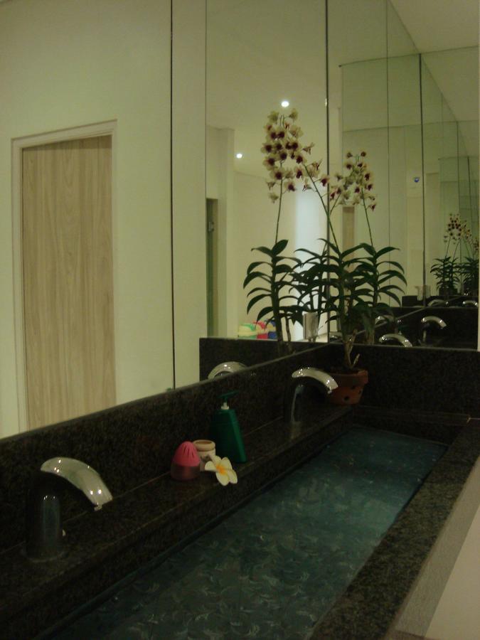 Bali Caps Hostel Kuta Lombok Εξωτερικό φωτογραφία